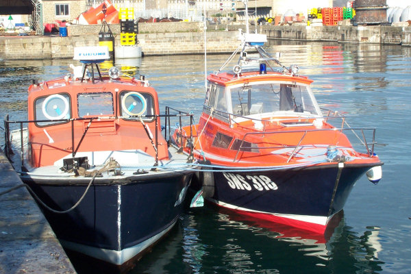 Saint-Malo (2003-10-25) - SNS204 and SNS318 in front of CERO