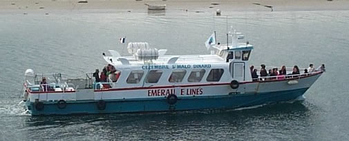 Le bus de mer sous les couleurs d'Emeraude Lines